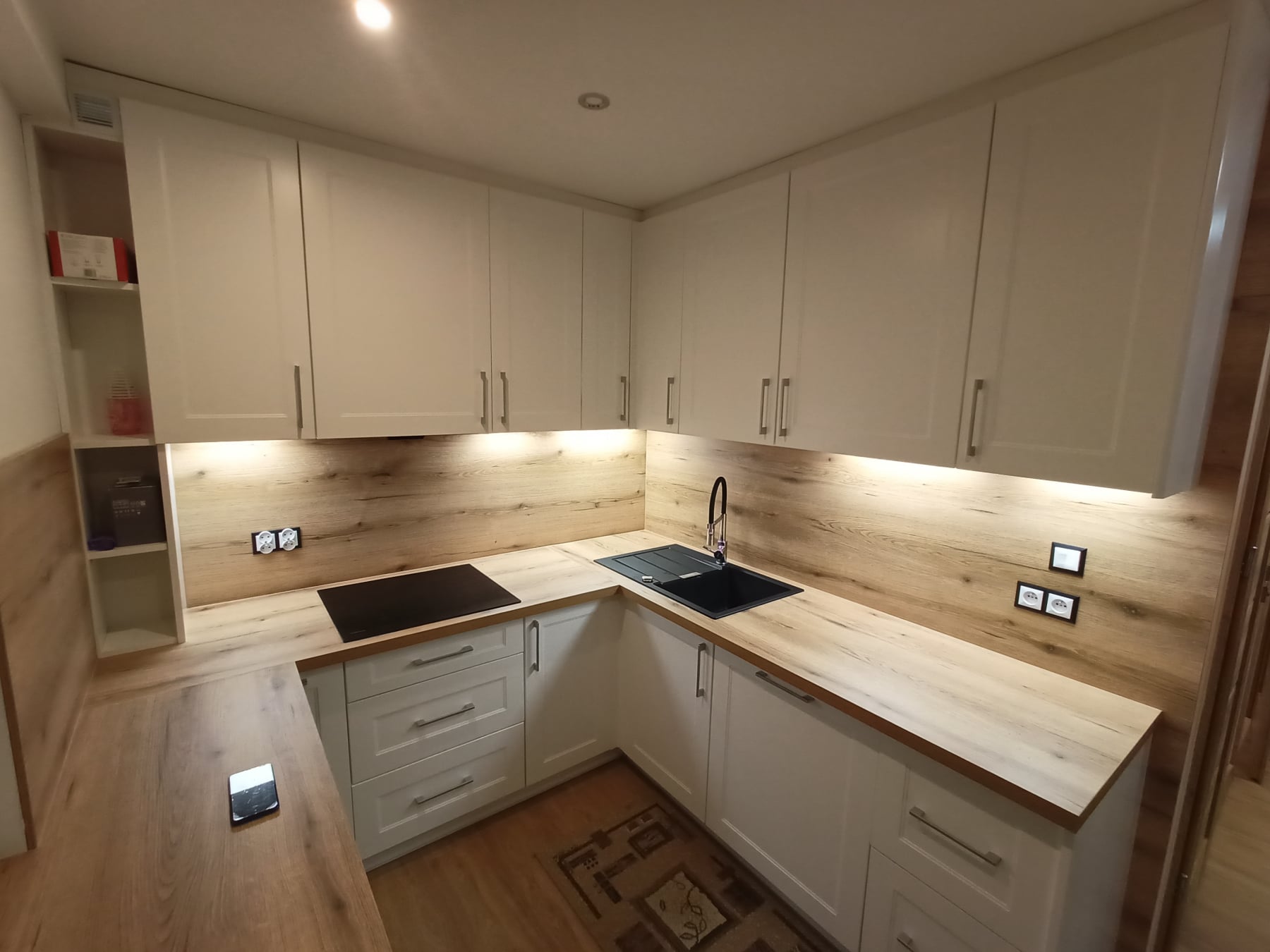 Nowoczesna kuchnia na wymiar z wyspą, drewniany blat, Obarski Meble