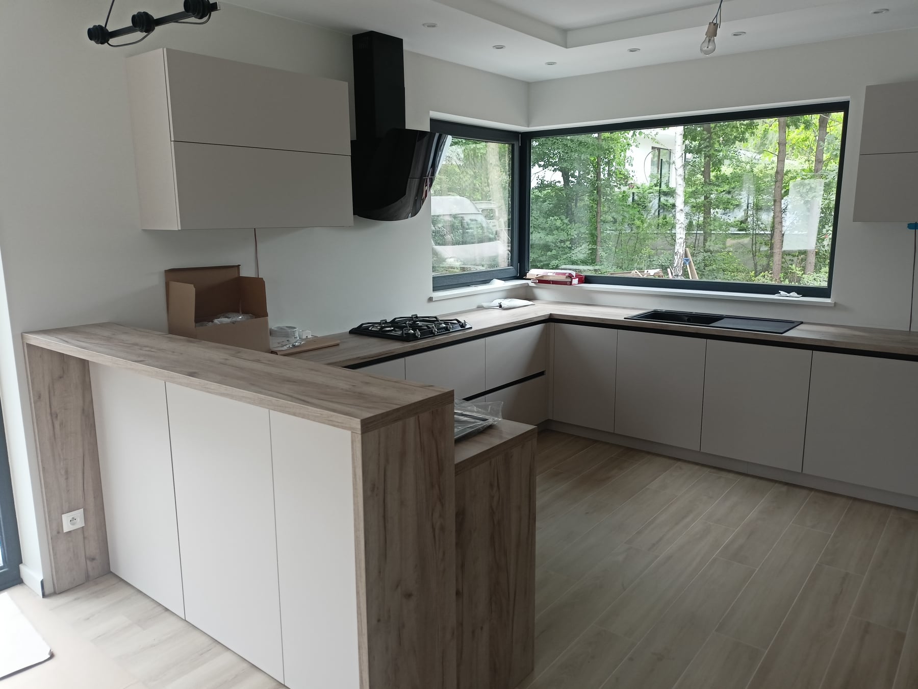 Nowoczesna kuchnia na wymiar z wyspą, wyspa z barkiem, Obarski Meble